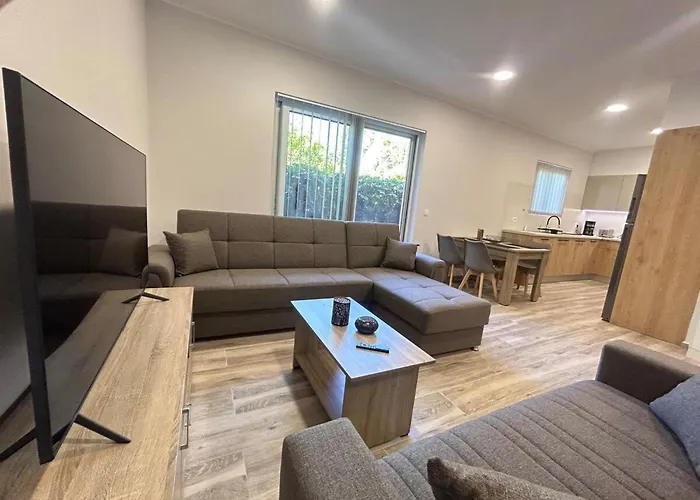 Venetian Kamara In Old Town Chania